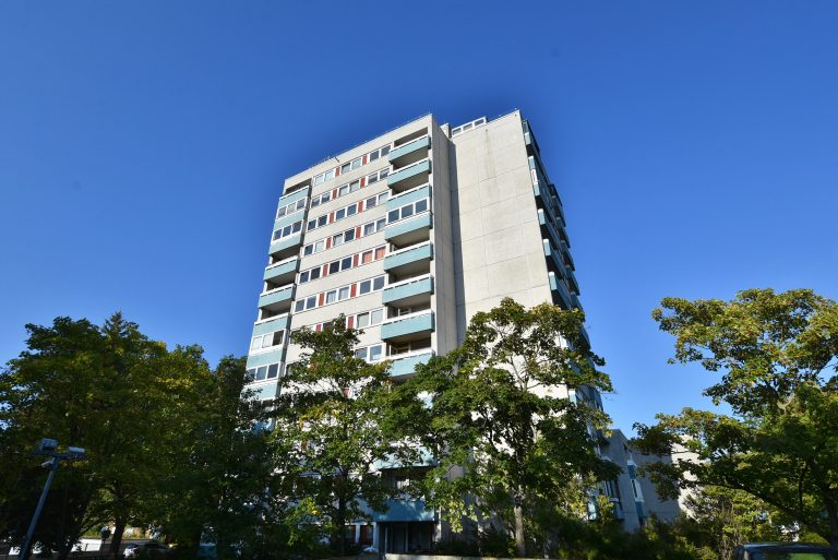 Kunze Immobilien e. K. - Immobilienangebot - 30966 Hemmingen - Hemmingen - Etagenwohnung - KUNZE: Provisionsfrei: Leerstehende 2-Zimmer Wohnung mit Balkon auf Erbbaugrundstück