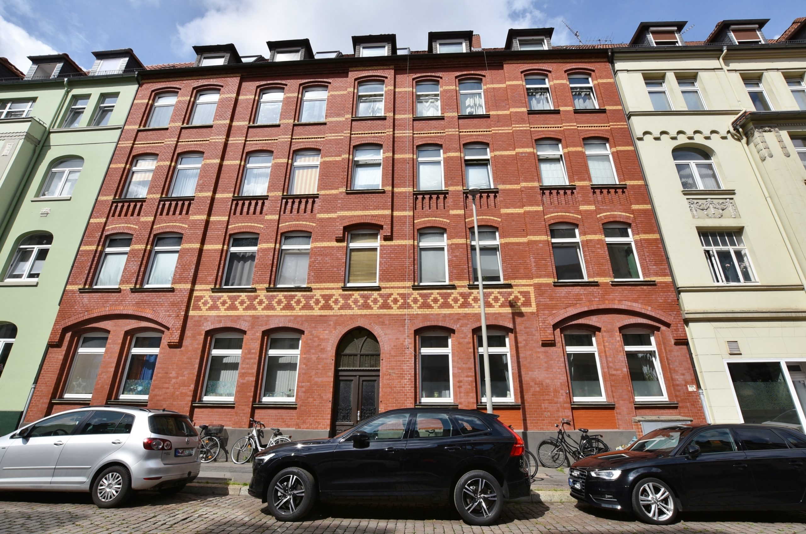 Kunze Immobilien e. K. - Immobilienangebot - 30171 Hannover - Südstadt - Mehrfamilienhaus - KUNZE: Sanierungsbedürftiges Mehrfamilienhaus mit 11 Wohnungen in Hannovers Südstadt