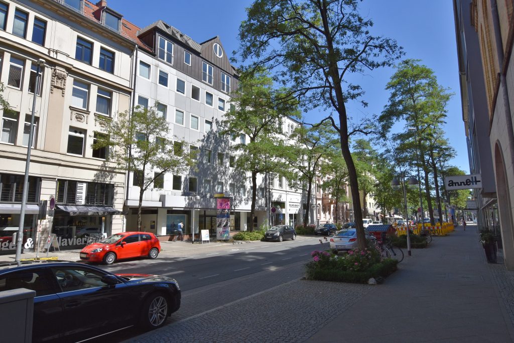 000KurzHausansicht Kunze Immobilien e. K. - Immobilienangebot - 30159 Hannover - Mitte (Zentrum) - Büro / Praxis / Ausstellungsräume - KUNZE: PROVISIONSFREI: Büroräume mit Fahrstuhl im Gerichtsviertel (Hannover-Mitte)