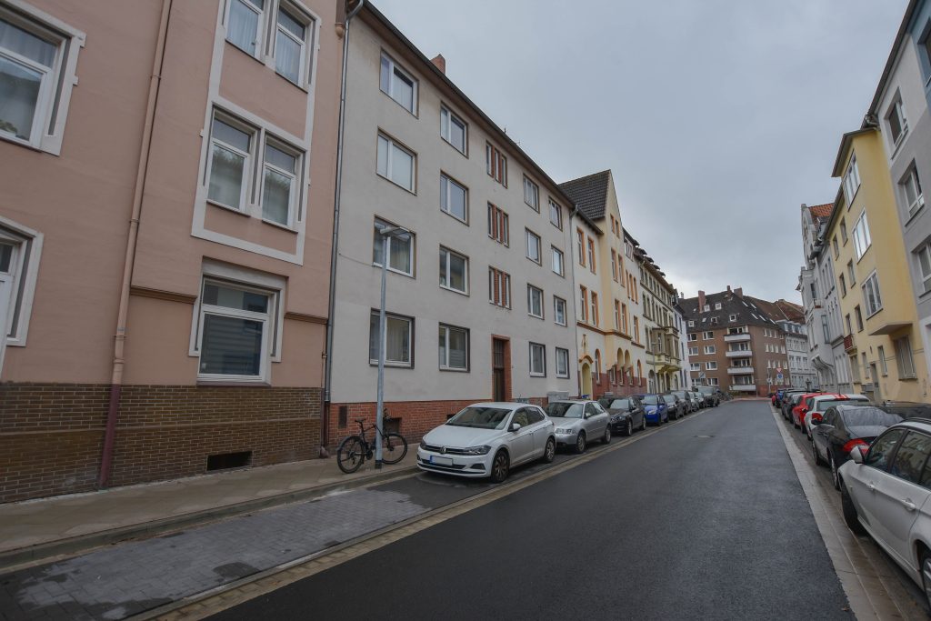 Kunze Immobilien e. K. - Immobilienangebot - 30171 Hannover - Südstadt - Wohnungen - KUNZE: Sanierungsbedürftige 2 - Zimmer Wohnung in der Südstadt -Provisionsfrei-