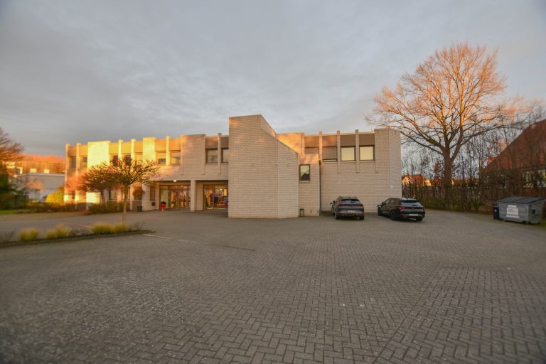 Kunze Immobilien e. K. - Immobilienangebot - 30827 Garbsen - Garbsen - Büro / Praxis / Ausstellungsräume - KUNZE: moderne Büroräume in zentraler Lage von Garbsen-Berenbostel