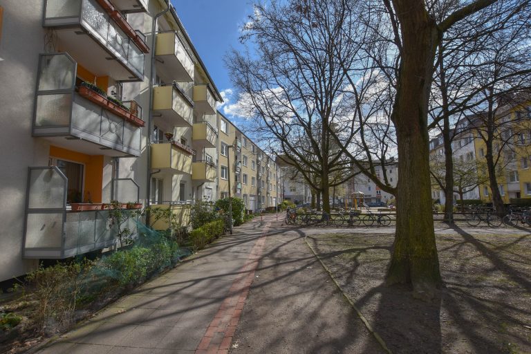 Kunze Immobilien e. K. - Immobilienangebot - 30161 Hannover - Oststadt - Wohnungen - KUNZE: Sanierungsbedürftige 3-Zimmerwohnung mit Balkon in der Oststadt von Hannover