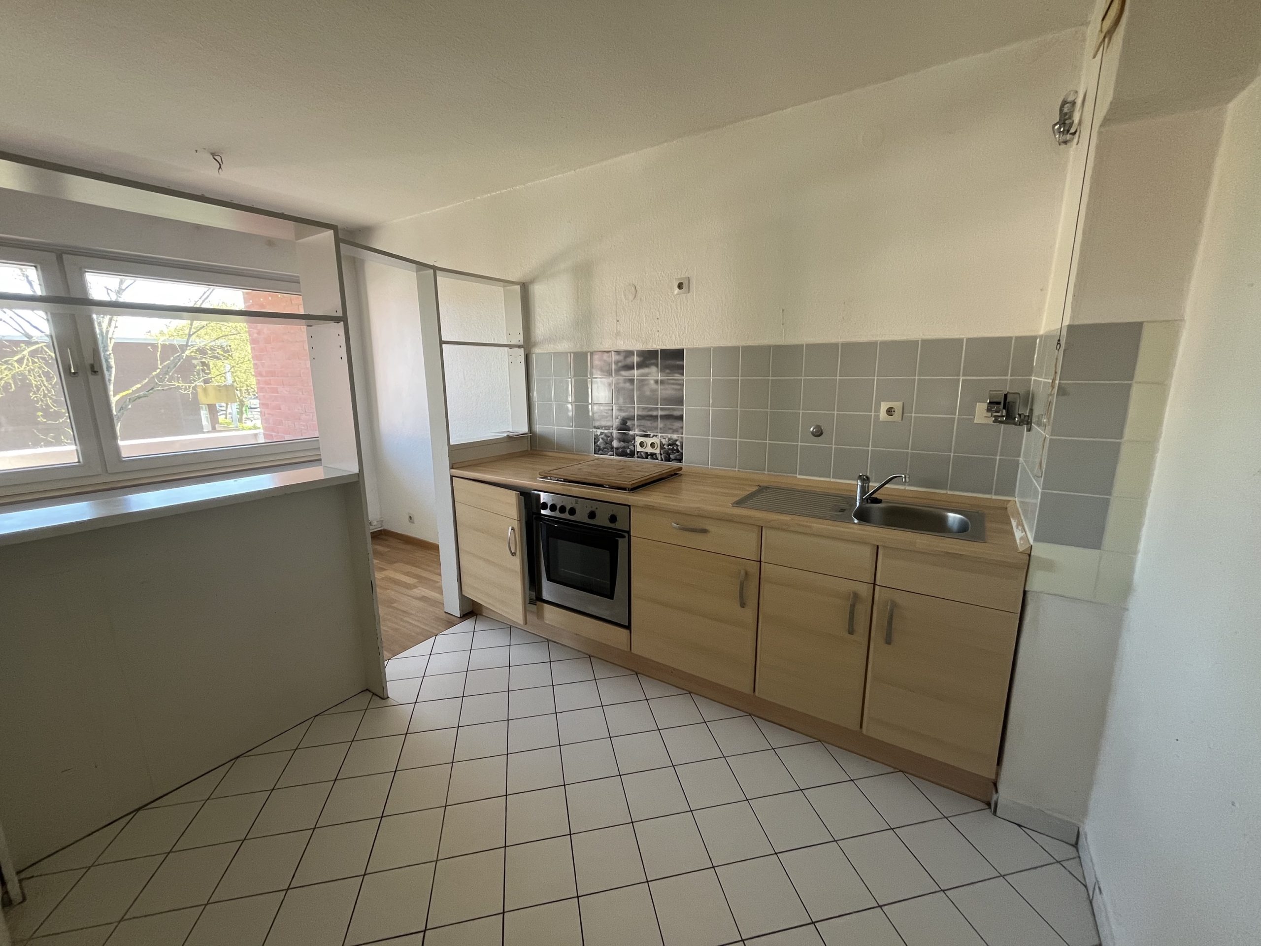 Kunze Immobilien e. K. - Immobilienangebot - 30966 Hemmingen - Hemmingen - Wohnungen - KUNZE: 2-Zimmerwohnung mit sonnigem Balkon in verkehrsgünstiger Lage