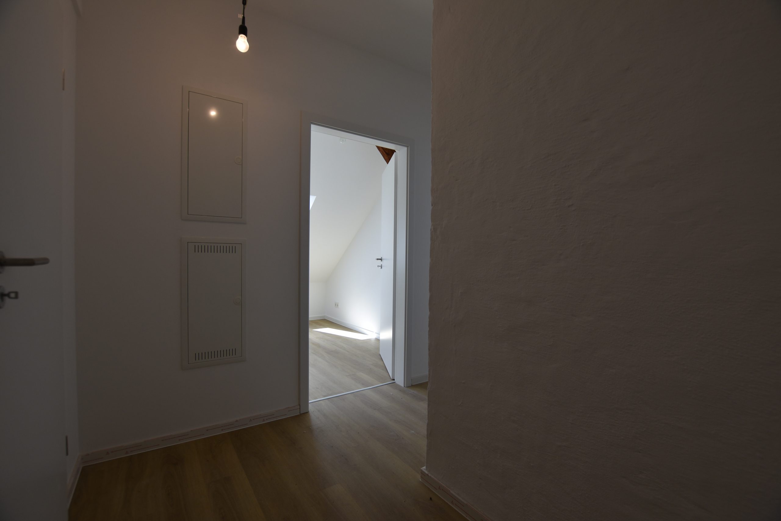 Kunze Immobilien e. K. - Immobilienangebot - 30159 Hannover - Südstadt - Wohnungen - KUNZE: 2-Zimmer Dachgeschosswohnung in der Südstadt von Hannover