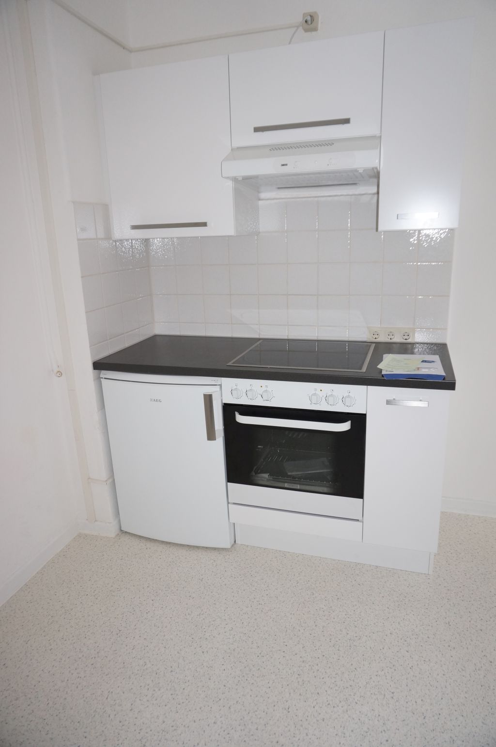 Kunze Immobilien e. K. - Immobilienangebot - 30453 Hannover - Limmer - Etagenwohnung - KUNZE: 1-Zimmer Wohnung mit Einbauküche in Limmer!