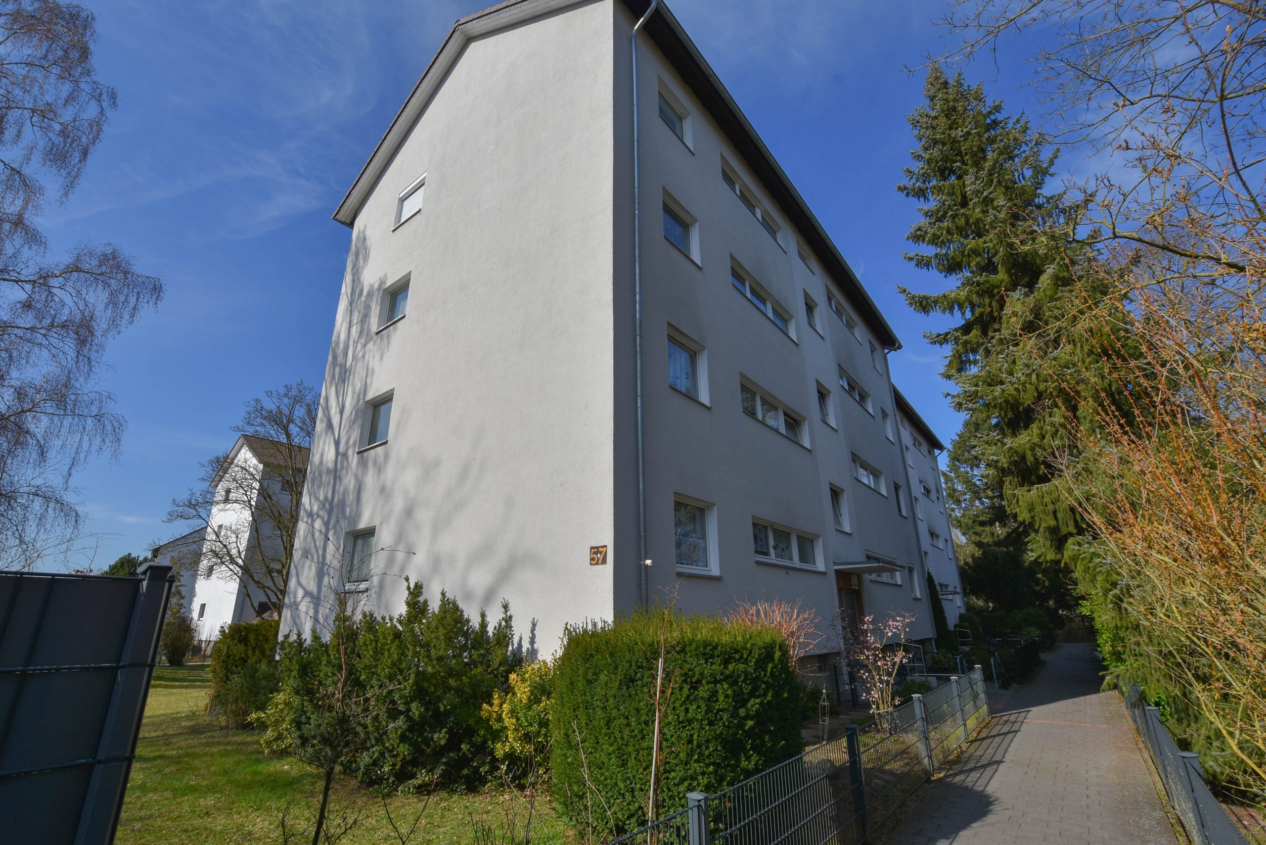 Kunze Immobilien e. K. - Immobilienangebot - 30629 Hannover - Misburg Nord - Erdgeschosswohnung - KUNZE: 3-Zimmerwohnung in ruhiger Lage mit Ostbalkon in Hannover Misburg-Nord