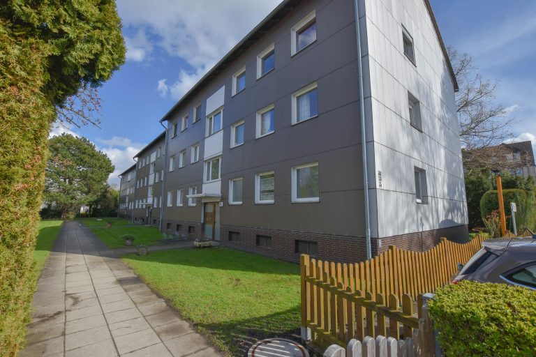 Kunze Immobilien e. K. - Immobilienangebot - 30559 Hannover - Anderten - Etagenwohnung - KUNZE: Sanierungsbedürftige Wohnung mit Balkon in Hannover-Anderten -Provisionsfrei-