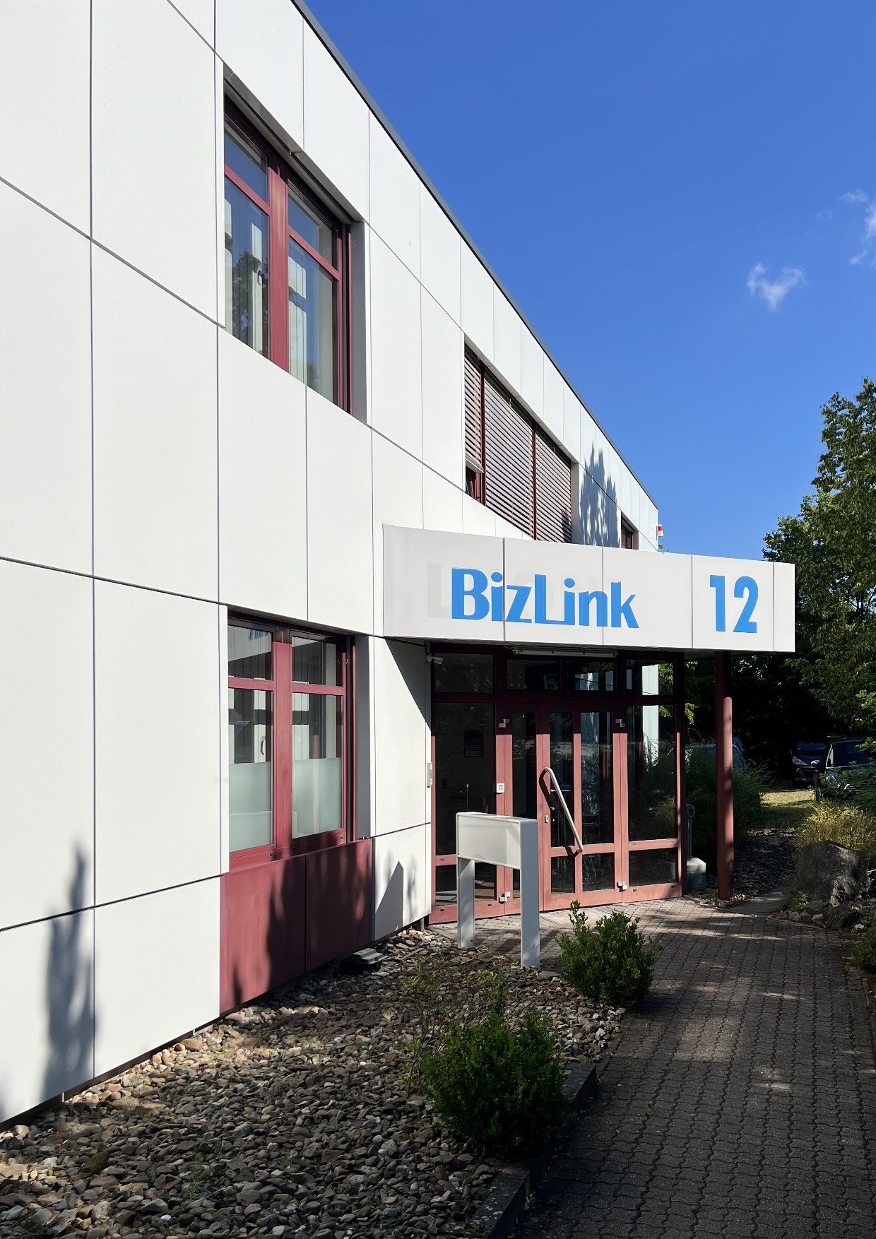 Kunze Immobilien e. K. - Immobilienangebot - 30539 Hannover - Bemerode - Büro - KUNZE: Attraktive Büroflächen mit großer Hallenlagerfläche in der Nähe des Messegeländes