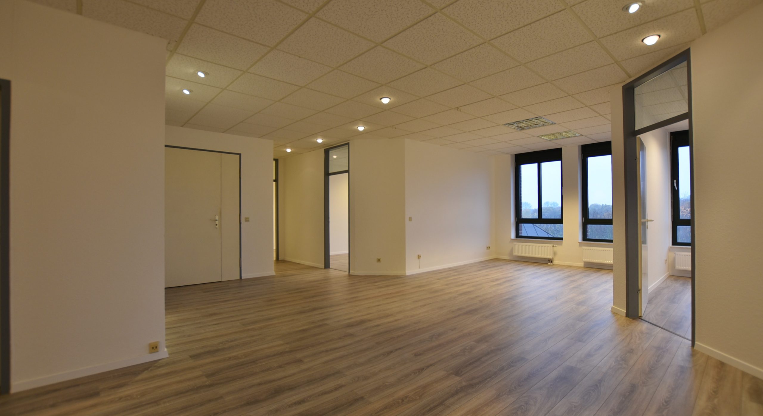 Kunze Immobilien e. K. - Immobilienangebot - 30880 Laatzen - Laatzen - Büro - KUNZE: renovierte Büro- oder Praxisfläche mit Fahrstuhl in guter Lage von Laatzen