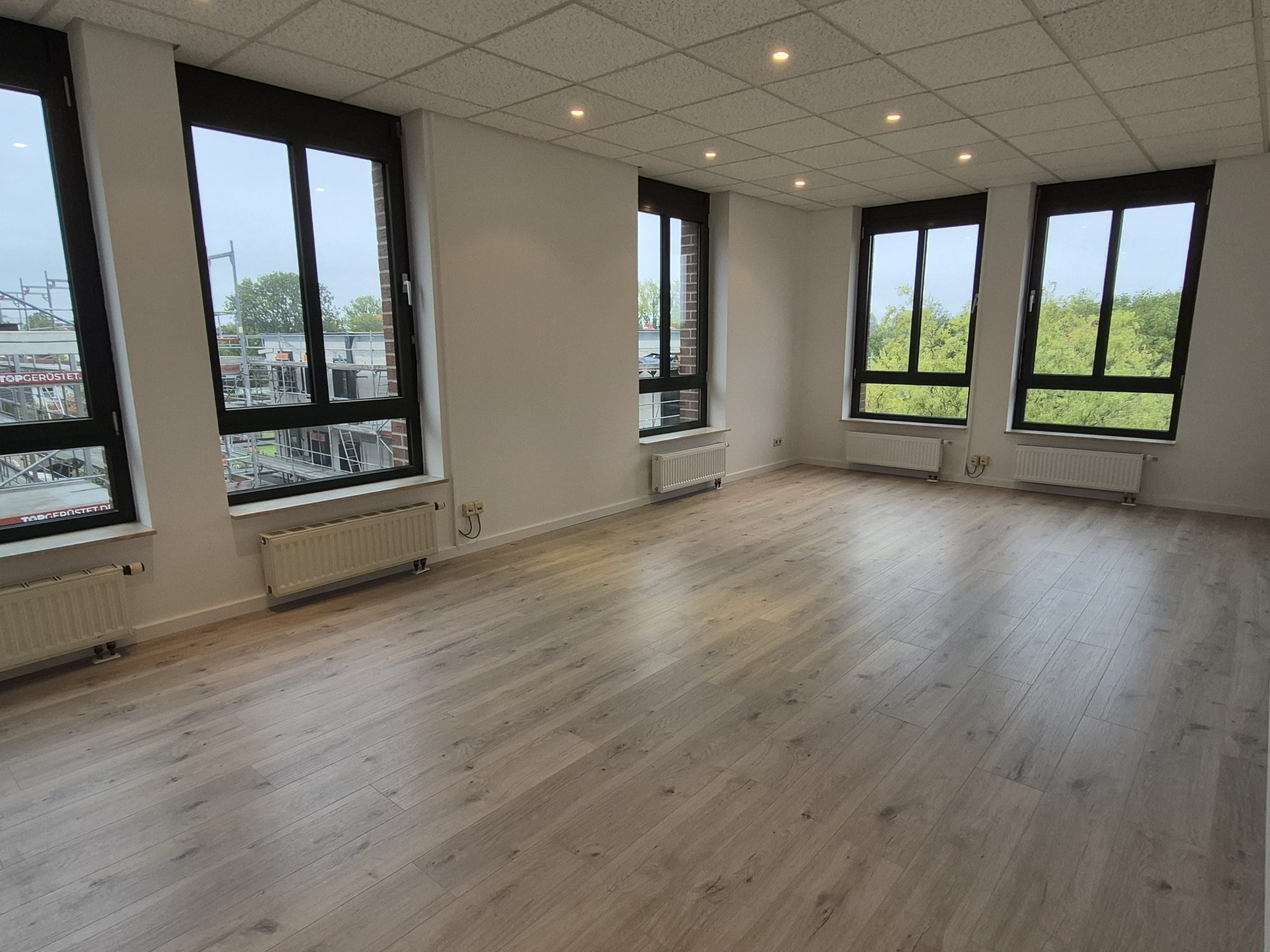 Kunze Immobilien e. K. - Immobilienangebot - 30880 Laatzen - Laatzen - Büro - KUNZE: renovierte Büro- oder Praxisfläche mit Fahrstuhl in guter Lage von Laatzen