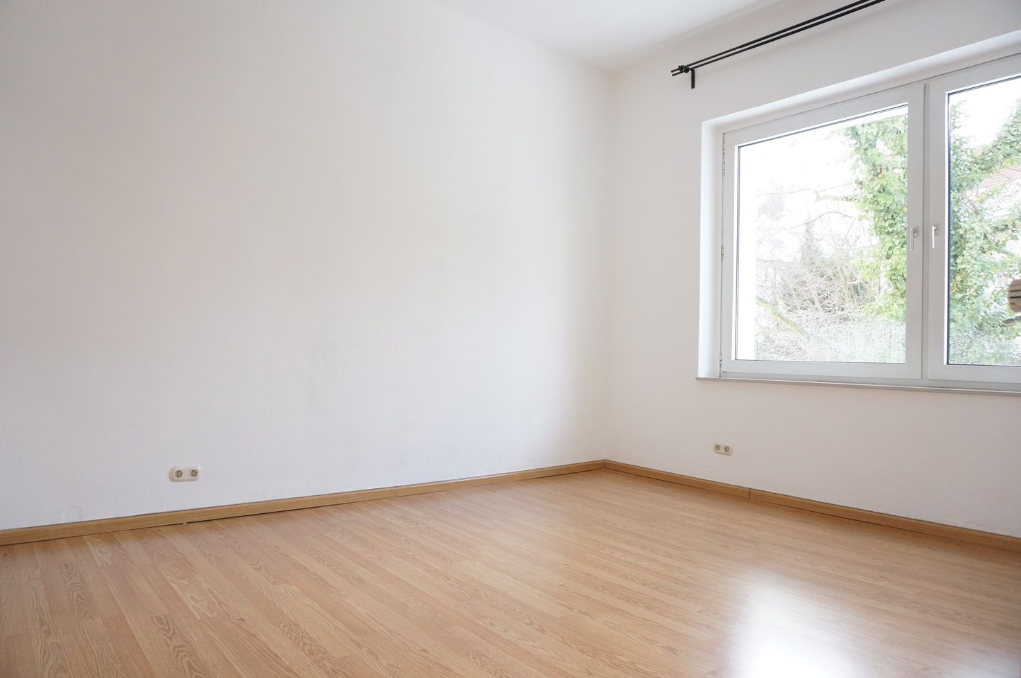 Kunze Immobilien e. K. - Immobilienangebot - 30173 Hannover - Südstadt - Etagenwohnung - KUNZE: 4-Zimmerwohnung ideal für Familien in der Südstadt