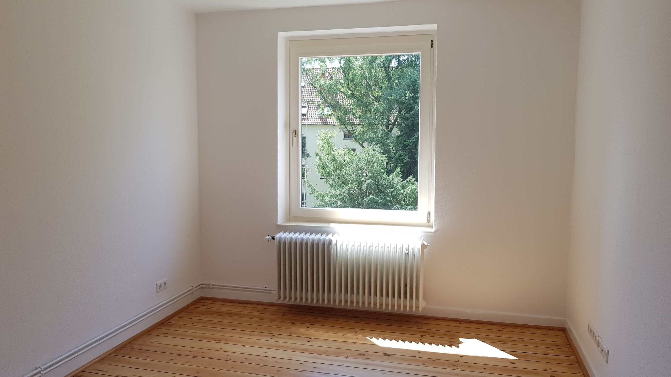 Kunze Immobilien e. K. - Immobilienangebot - 30419 Hannover - Stöcken - Etagenwohnung - KUNZE: 2-Zimmer-Wohnung in Stöcken!