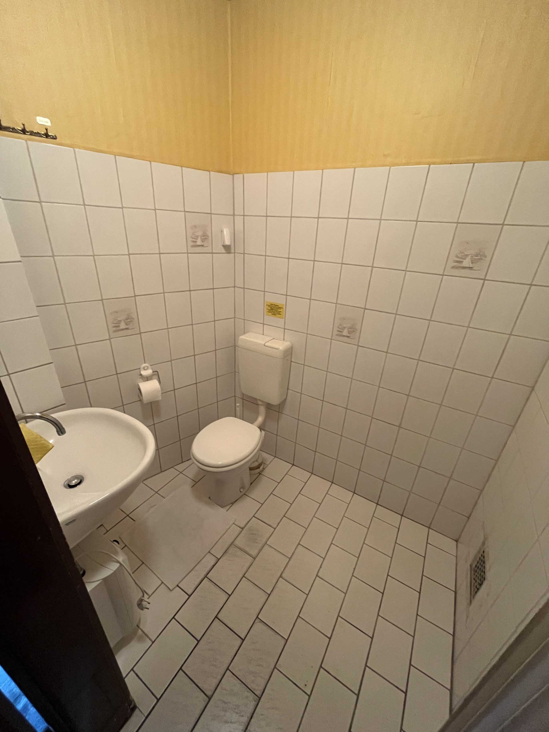 Kunze Immobilien e. K. - Immobilienangebot - 30171 Hannover - Südstadt - Läden/SB-Märkte - KUNZE: Teilsanierte Ladenfläche in Top-Lage der Südstadt -Provisionsfrei-
