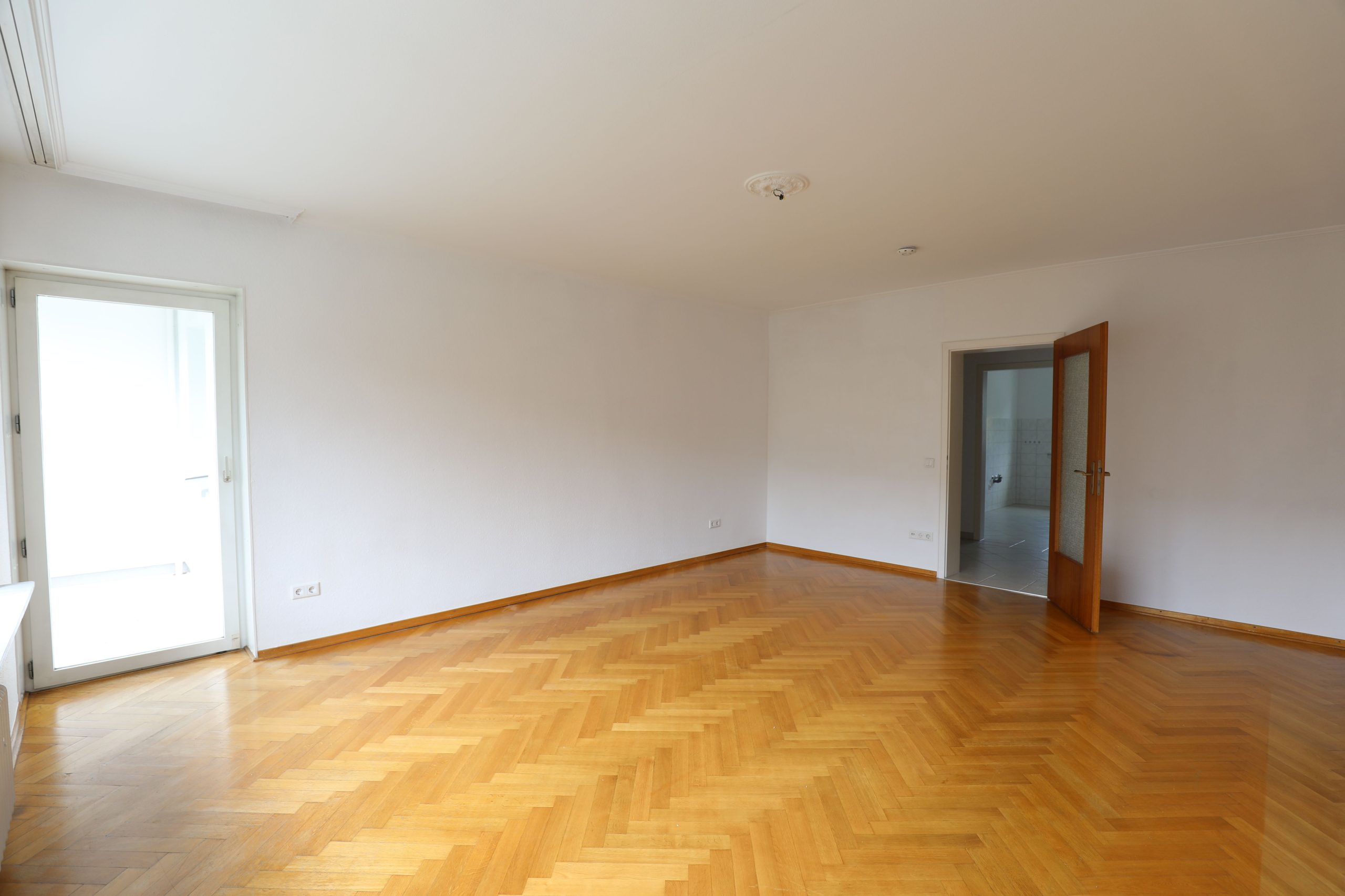 Kunze Immobilien e. K. - Immobilienangebot - 30853 Langenhagen - Langenhagen - Etagenwohnung - KUNZE: 3 Zimmer Wohnung mit Balkon in Langenhagen Mitte