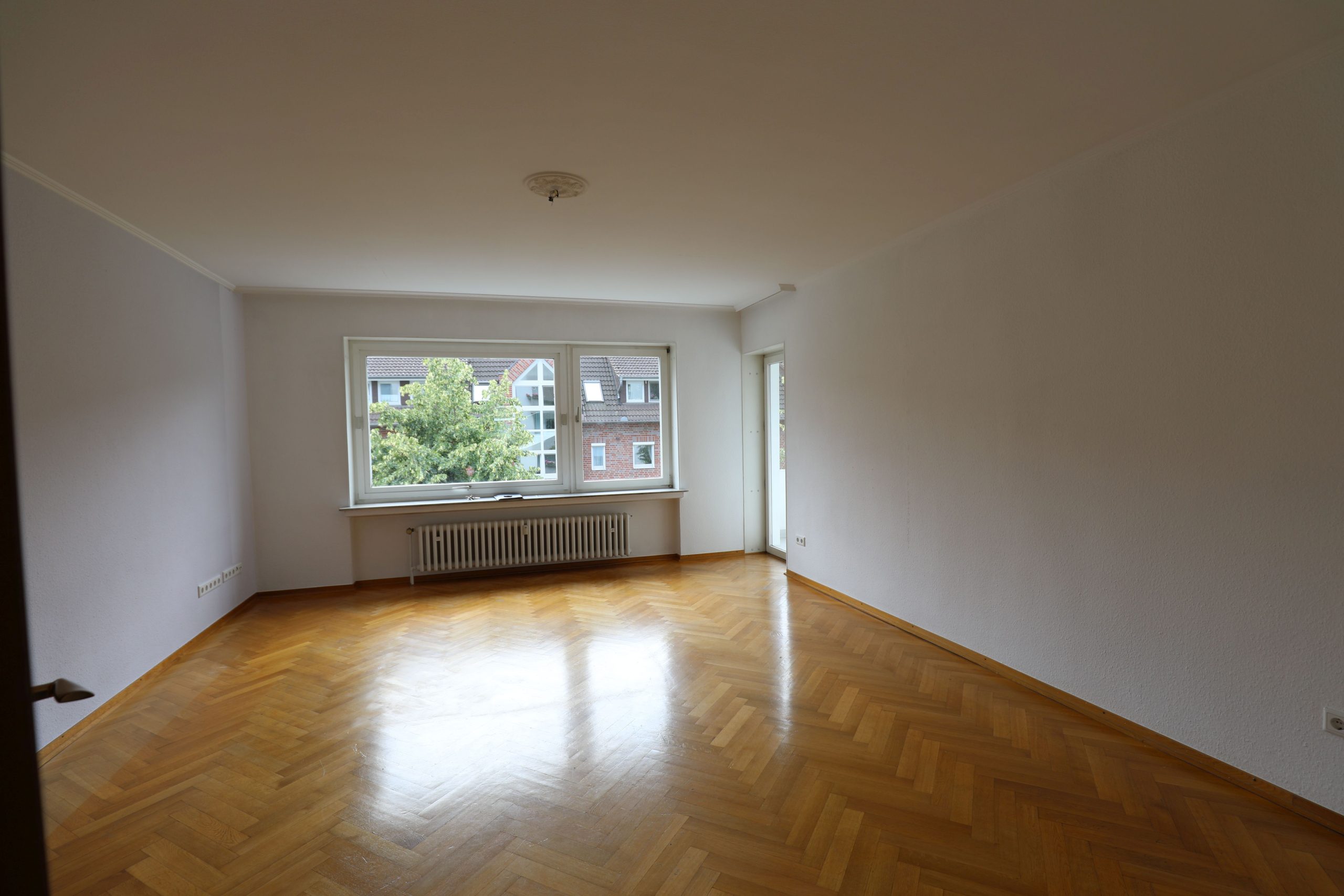 Kunze Immobilien e. K. - Immobilienangebot - 30853 Langenhagen - Langenhagen - Etagenwohnung - KUNZE: 3 Zimmer Wohnung mit Balkon in Langenhagen Mitte