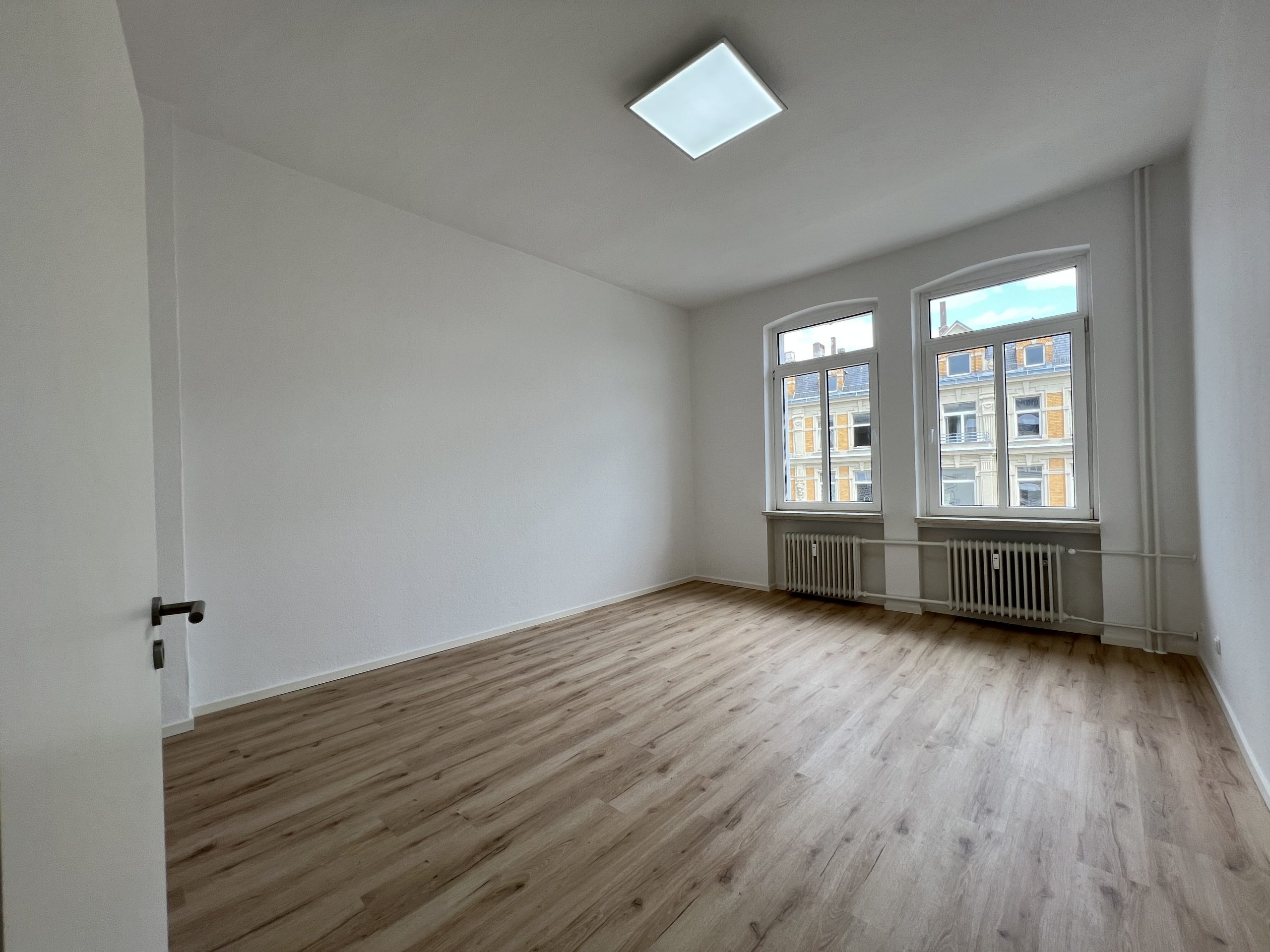 Kunze Immobilien e. K. - Immobilienangebot - 30449 Hannover - Linden Süd - Etagenwohnung - KUNZE: 2-Zimmer Wohnung in Linden mit Einbauküche!