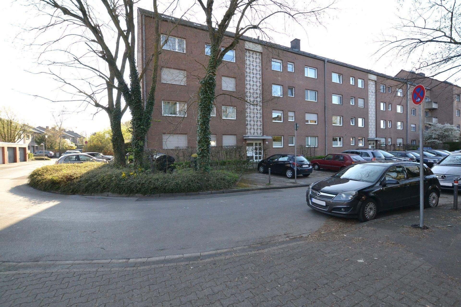 Peter Busch Immobilien GmbH - Immobilienangebot - Neuss - Wohnung - 3-Zimmer-Dachgeschosswohnung im Stadionviertel von Neuss