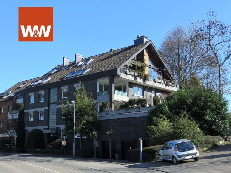 Immobilienangebot - Mülheim an der Ruhr / Winkhausen - Wohnung - Tolle Maisonette-Wohnung mit Balkon in gepflegtem Mehrfamilienhaus mit Schwimmbad und Sauna
