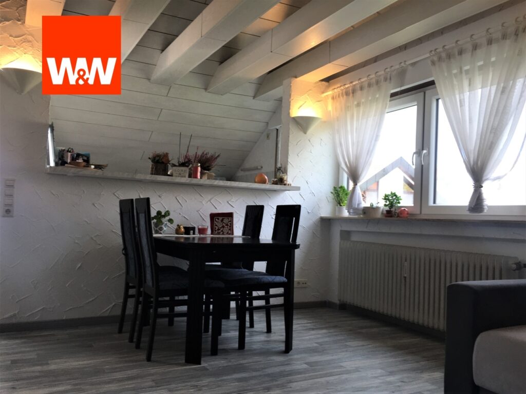 Immobilienangebot - Leutenbach - Alle - Lichtdurchflutete Dachgeschoss-Wohnung mit Dachloggia und 2 Kellerräumen
