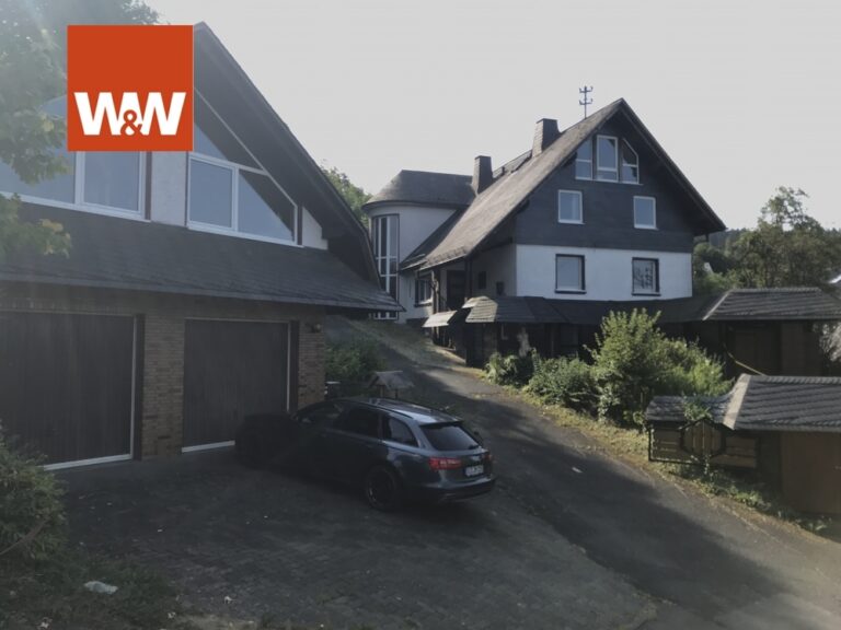 Immobilienangebot - Netphen / Hainchen - Alle - Großes Wohnhaus in Netphen-Hainchen