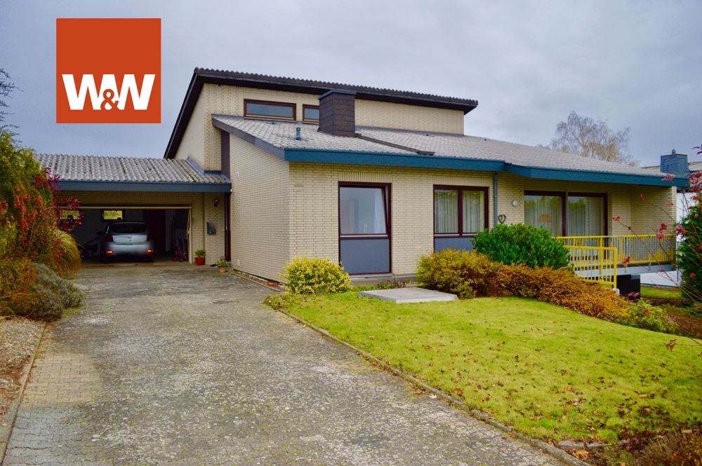 Immobilienangebot - Wolfhagen - Alle - +++ Wertvolles, verklinkertes Architektenhaus mit ELW und großer Garage in perfekter Lage von Wolfhagen Stadt +++