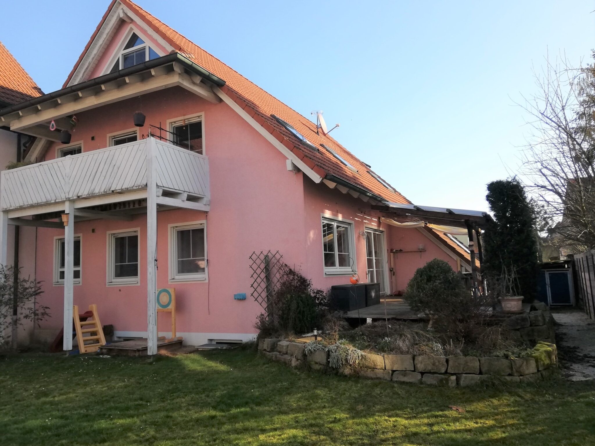 Immobilienangebot - Adelsdorf / Neuhaus - Alle - Gepflegtes Wohnhaus mit drei Wohnungen in Adelsdorf-Neuhaus