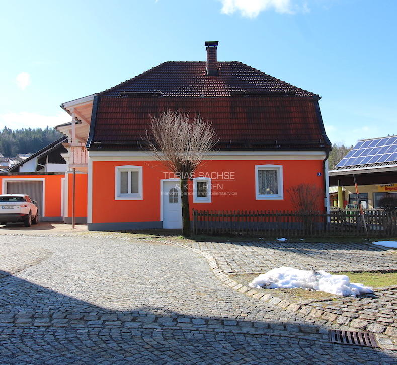 Immobilienangebot - Thurmansbang - Alle - *Wohnhaus in zentraler Lage mit 3 Garagen und Werkstattraum*