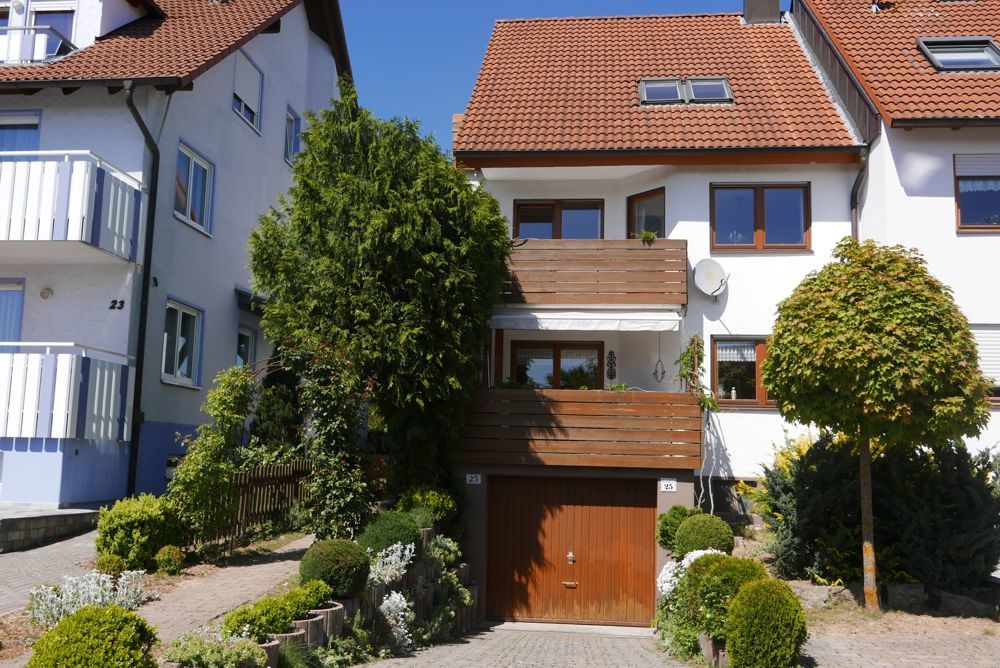 Immobilienangebot - Mötzingen - Alle - Sonnige und gepflegte Doppelhaushälfte in Ortsrandlage von Mötzingen