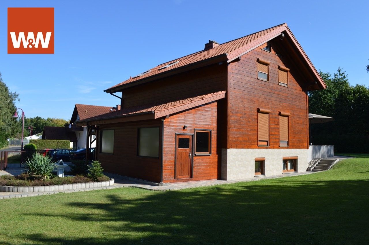 Immobilienangebot - Kaufungen - Alle - +++ Traumhaftes "Schweizer Chalet" mit schöner Einliegerwohnung und neuem Gästehaus aus 2014 in top Zustand +++