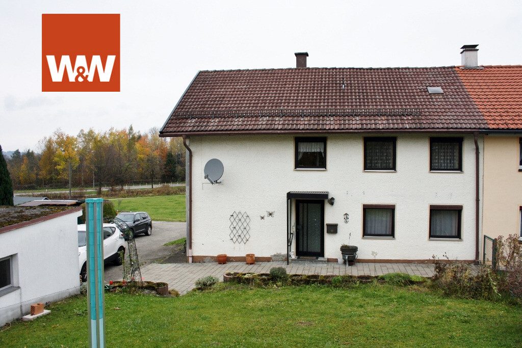 Immobilienangebot - Kempten (Allgäu) / Lenzfried - Alle - Renovierungsbedürftige Doppelhaushälfte - leerstehend und sofort verfügbar
