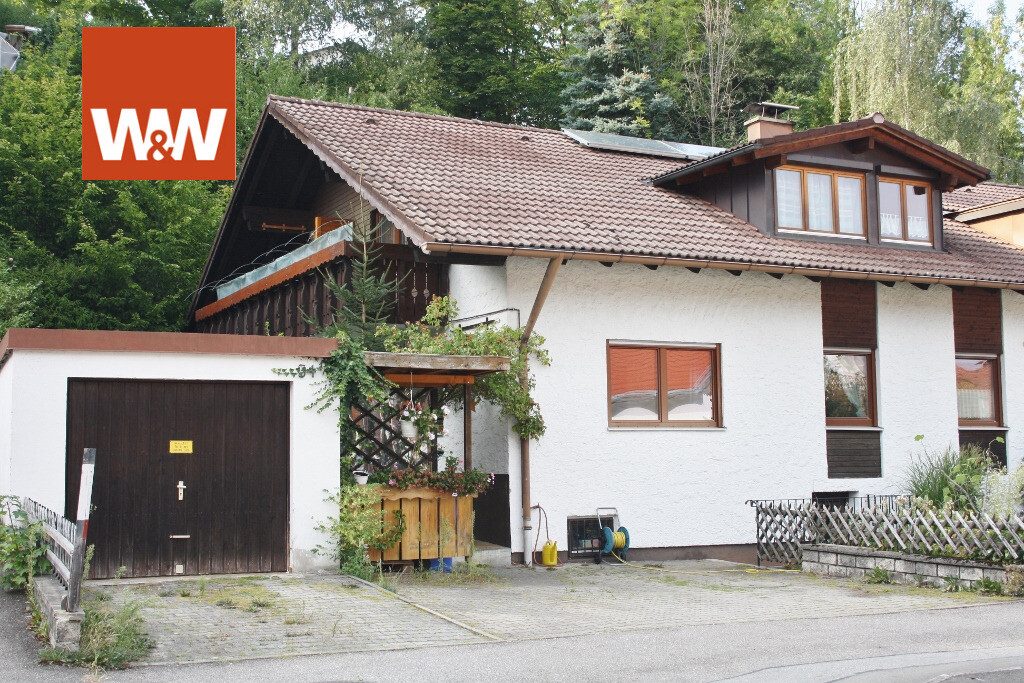 Immobilienangebot - Kempten (Allgäu) - Alle - Doppelhaushälfte als 3 - Familienhaus mit Garage und Stellplätzen in KE - Thingers