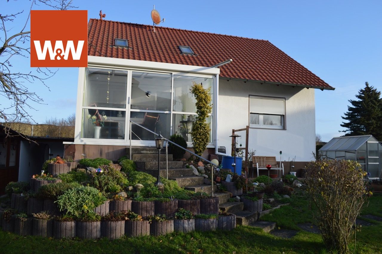 Immobilienangebot - Kassel - Alle - +++ Attraktives Zweifamilienhaus mit Wintergarten und Garage in ruhiger Lage Kassel Eichwald +++