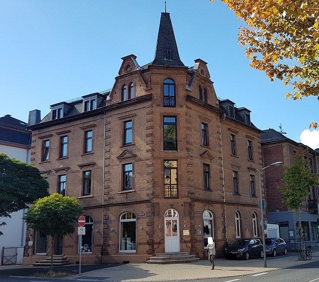 Immobilienangebot - Marburg - Alle - Zentrale Kernstadtlage, Schöne und großzügige
3-Zimmerwohnung, gerne auch als 2er WG !