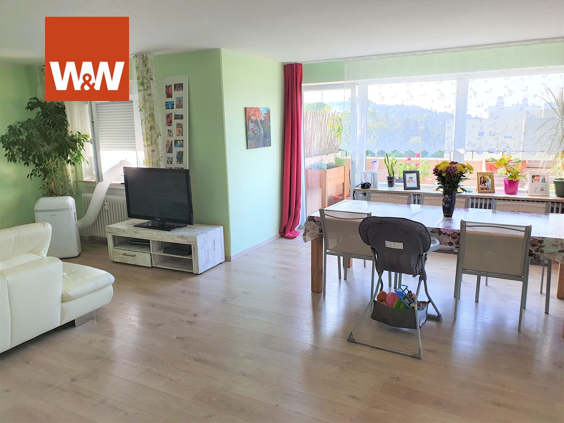 Immobilienangebot - Villingen-Schwenningen - Alle - 3-4-Zimmer Wohnung über den Dächern von Villingen mit Garage und Südbalkon