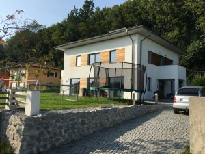 Immobilienangebot - Velden - Alle - Velden: Exklusive Villa im Bauhausstil mit großer Tiefgarage und Aussenpool in ruhiger Lage