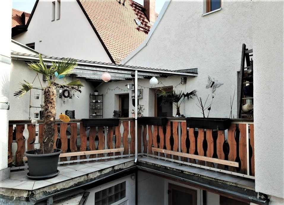 Immobilienangebot - Erlangen - Alle - HISTORISCHES WOHNHAUS MIT LADEN UND ZWEI WOHNUNGEN. 

ERLANGEN-ALTSTADT