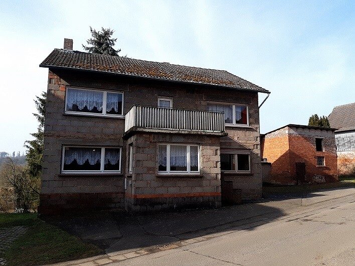 Immobilienangebot - Rauschenberg / Ernsthausen - Alle - Großzügiges, schönes Grundstück mit Altbestand  mit Bebbauungsmöglichkeit nach Abriss.