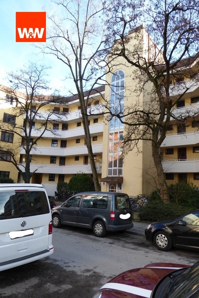 Immobilienangebot - München - Alle - Schwabing West, mittendrin und gleich im Grünen, helle, geräumige 2 Zimmerwohnung mit Balkon u. Lift