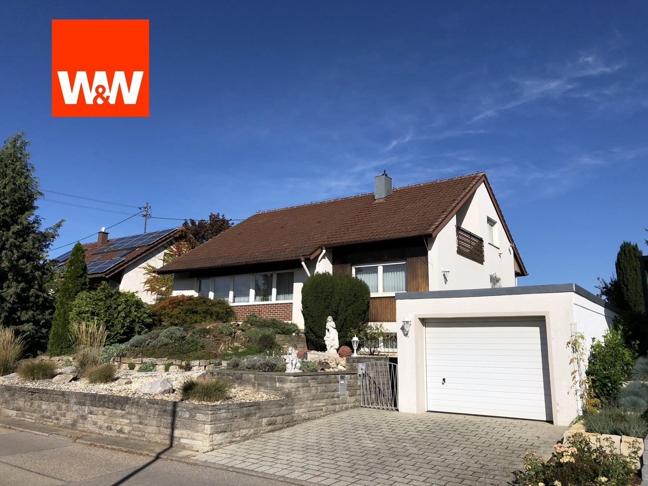 Immobilienangebot - Besigheim / Ottmarsheim - Alle - In herrlicher Feldrandlage:
Attraktives Einfamilienhaus
mit riesigem Grundstück