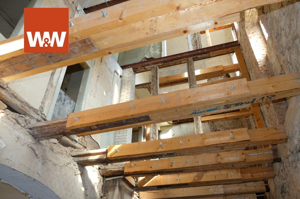 Immobilienangebot - Rosswein - Alle - Wohn-und Geschäftshaus zum sanieren direkte Marktlage in Roßwein