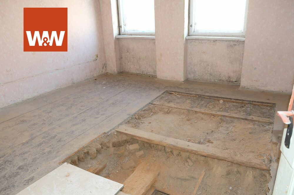 Immobilienangebot - Rosswein - Alle - Wohn-und Geschäftshaus zum sanieren direkte Marktlage in Roßwein