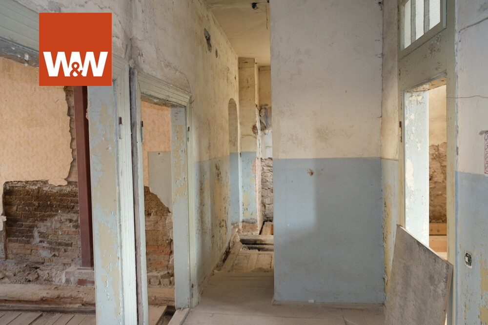 Immobilienangebot - Rosswein - Alle - Wohn-und Geschäftshaus zum sanieren direkte Marktlage in Roßwein