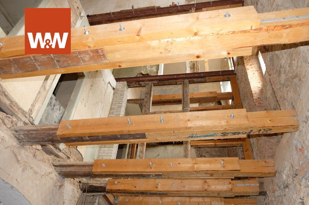 Immobilienangebot - Rosswein - Alle - Wohn-und Geschäftshaus zum sanieren direkte Marktlage in Roßwein