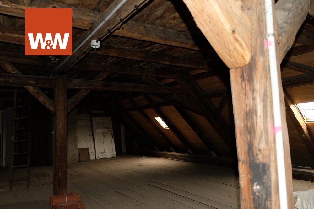 Immobilienangebot - Rosswein - Alle - Wohn-und Geschäftshaus zum sanieren direkte Marktlage in Roßwein