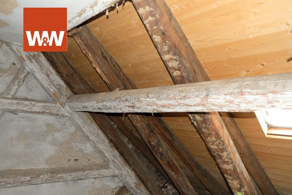 Immobilienangebot - Rosswein - Alle - Wohn-und Geschäftshaus zum sanieren direkte Marktlage in Roßwein