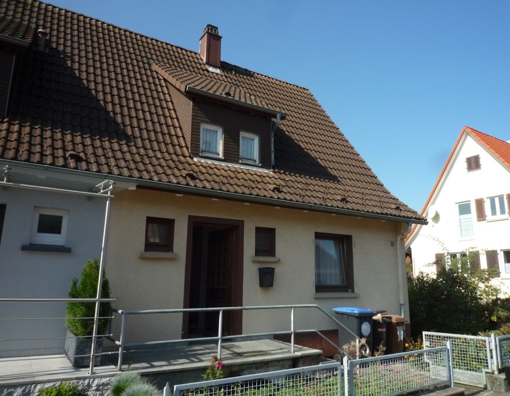 Immobilienangebot - Dornstetten - Alle - Doppelhaushälfte in sehr guter Wohnlage mit großer Terrasse, 
Garage und Garten in Dornstetten