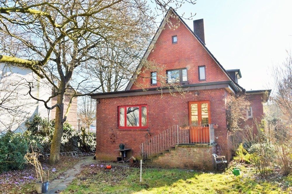 Immobilienangebot - Hamburg / Farmsen-Berne - Alle - Individuell: Ein- oder Zweifamilienhaus