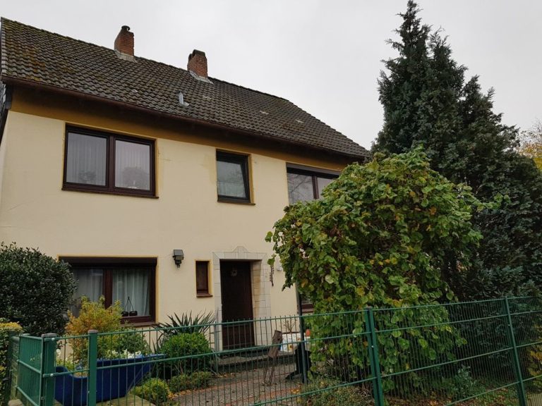Immobilienangebot - Neumünster - Alle - Geräumiges Wohn- und Geschäftshaus mit großem Grundstück in ansprechender Lage von Neumünster