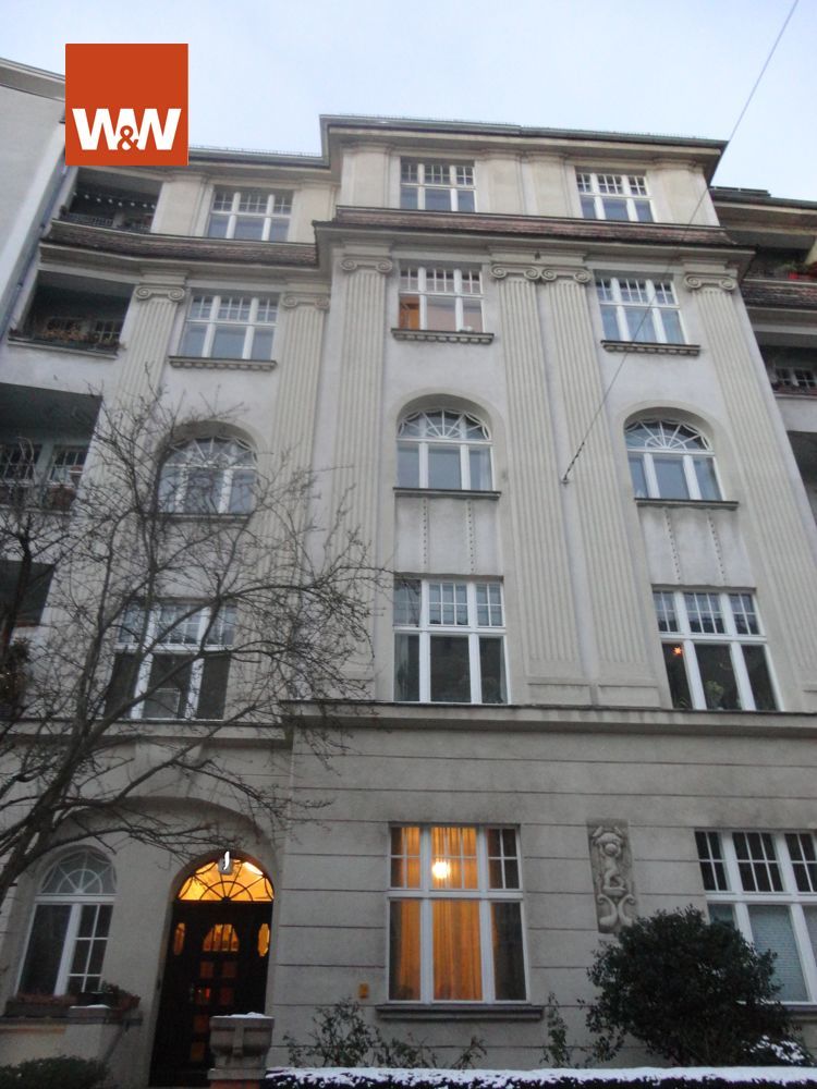 Immobilienangebot - Berlin / Schöneberg - Alle - *Selbstnutzung*
schöne 4-Zimmer Wohnung mit unverwechselbarem Altbaucharme im Herzen von Schöneberg*