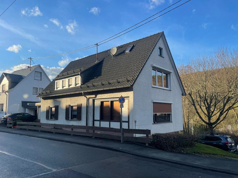 Immobilienangebot - Siegen / Kaan-Marienborn - Alle - Zweifamilienhaus in Siegen Kaan - Marienborn